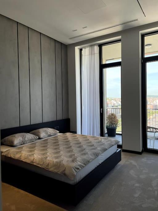 Ferienwohnung Luxury Penthouse Prishtina Pristina Exterior foto